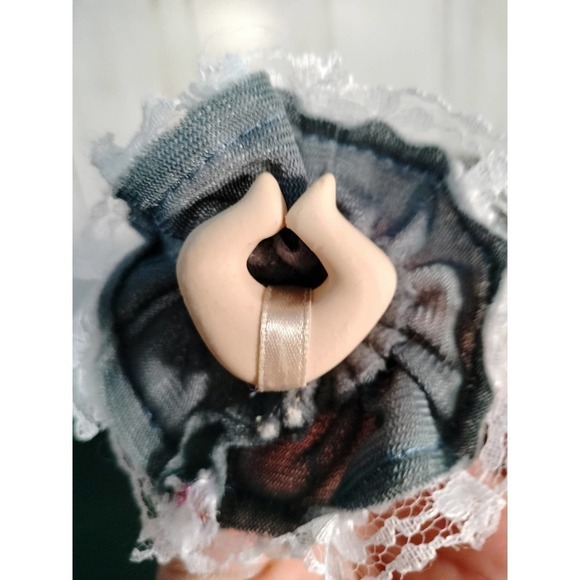 Mini Porcelain Dolls lot of 4 and 2.5" tall - Picture 10 of 16